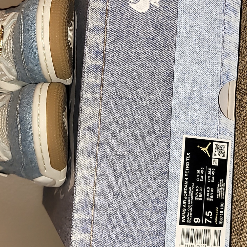 Women's Air Jordan 4 Retro Denim - Picture 6 of 8